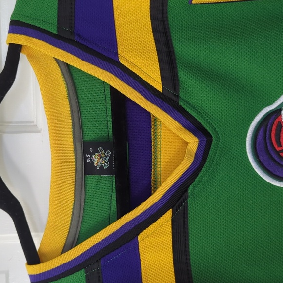Mighty Ducks D-5 Charlie Conway Jersey - Picture 2 of 7